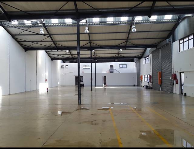 1,110M² FACTORY TO LET IN SAXON INDUSTRIAL
